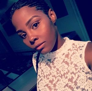 Meet your Posher, Alexus